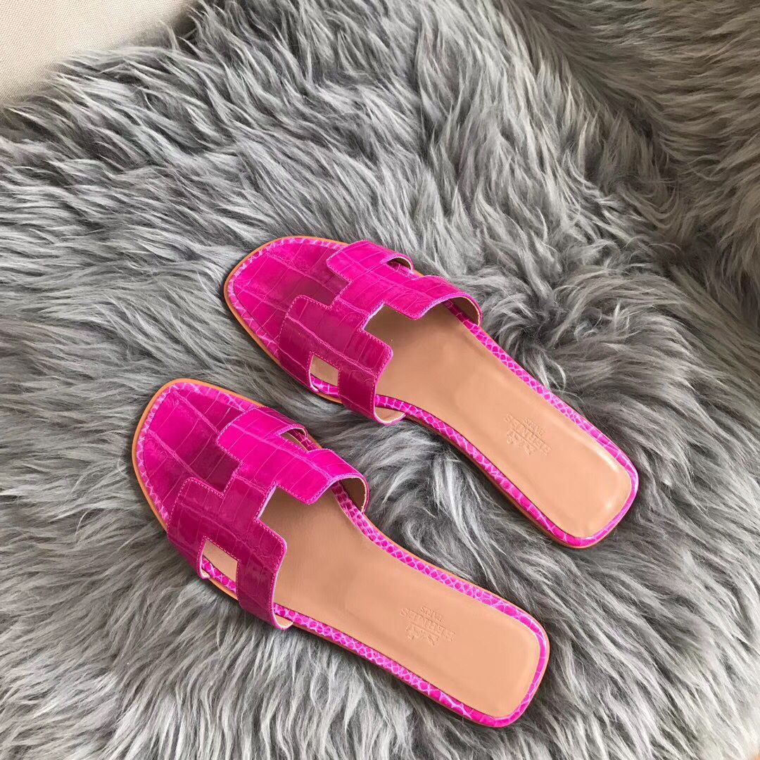 Hermes Oran Sandals In Rose Shiny Niloticus Crocodile - Image 6