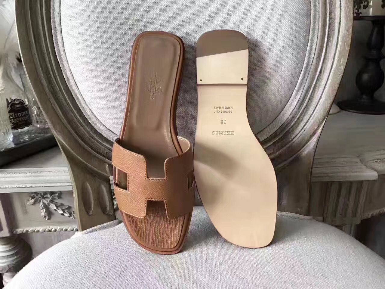 Hermes Oran Sandals In Brown Epsom Leather - Image 4