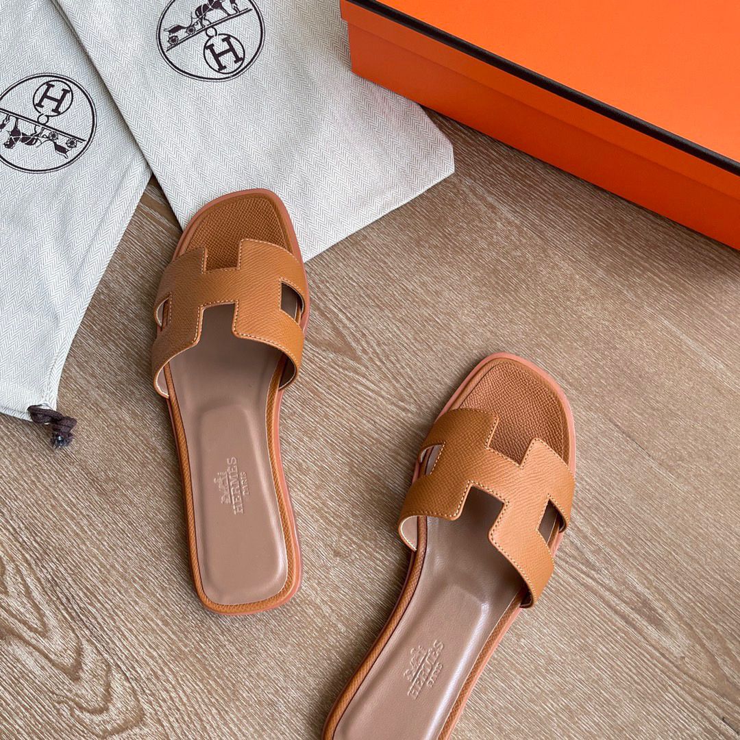 Hermes Oran Slide Sandals In Gold Epsom Calfskin - Image 3