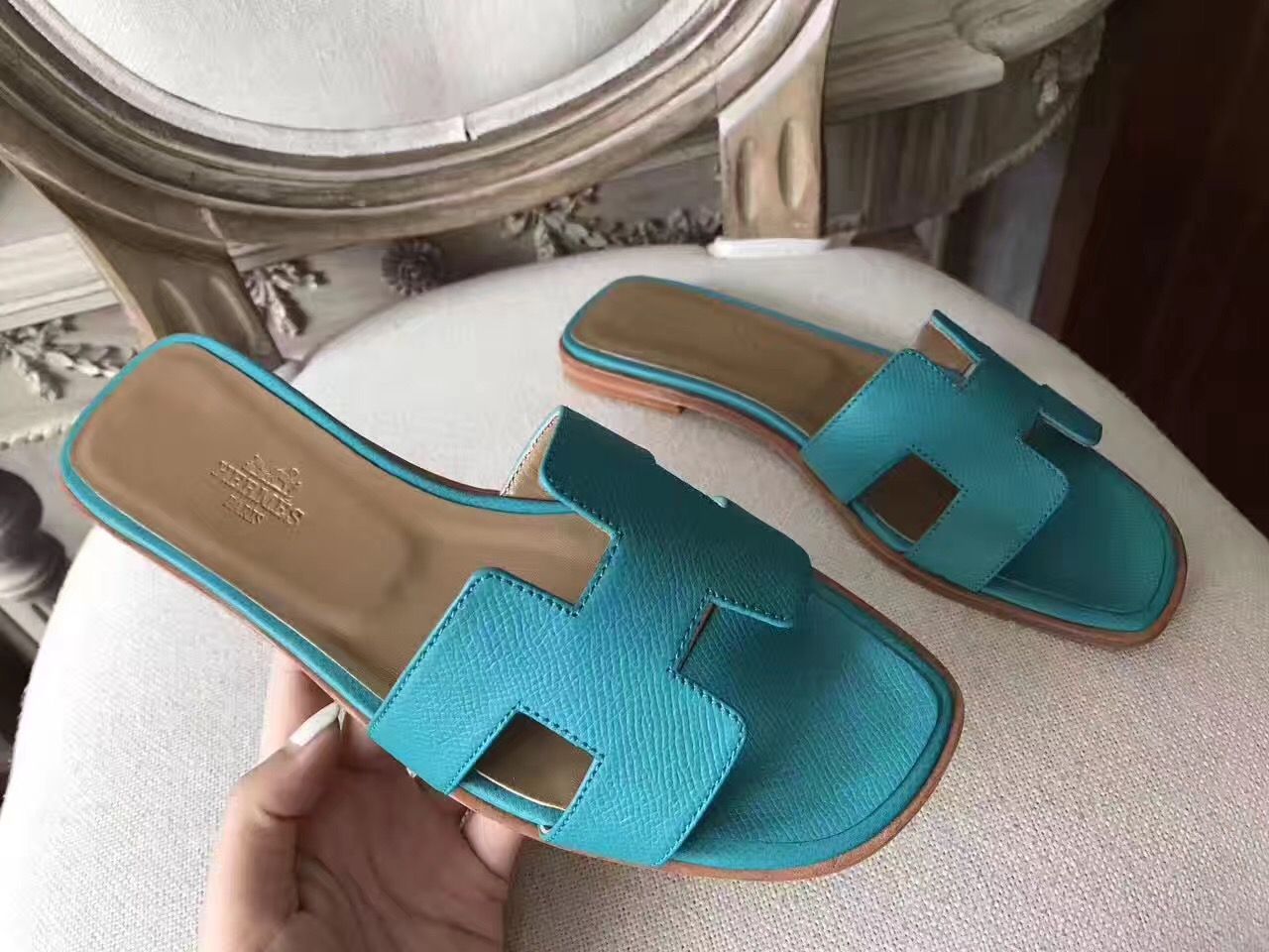Hermes Oran Sandals In Lagon Epsom Leather - Image 5