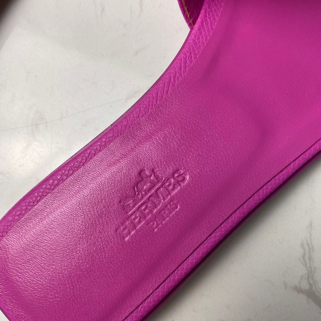 Hermes Oran Slide Sandals In Magnolia Epsom Calfskin - Image 6