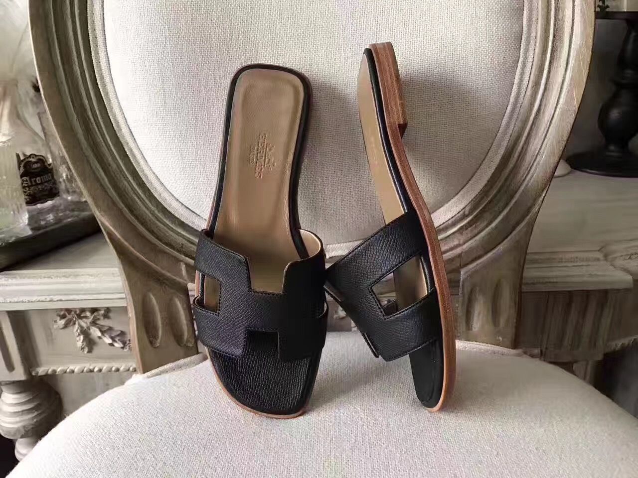 Hermes Oran Sandals In Black Epsom Leather - Image 3