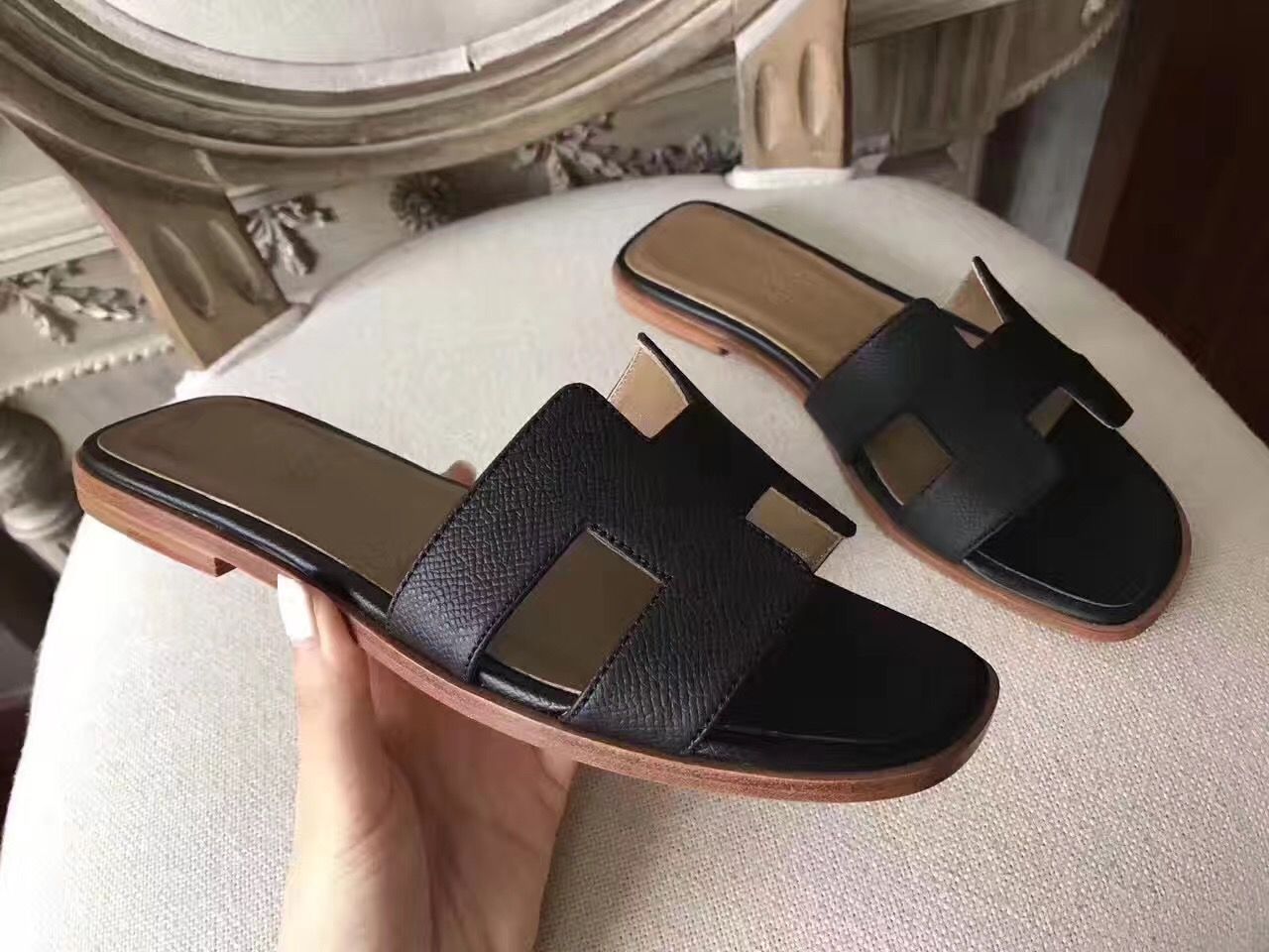 Hermes Oran Sandals In Black Epsom Leather - Image 6