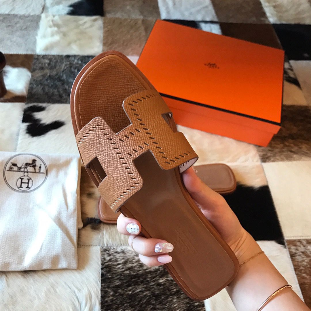 Hermes Oran Slide Sandals In Gold Epsom Perforated Calfskin - Image 4