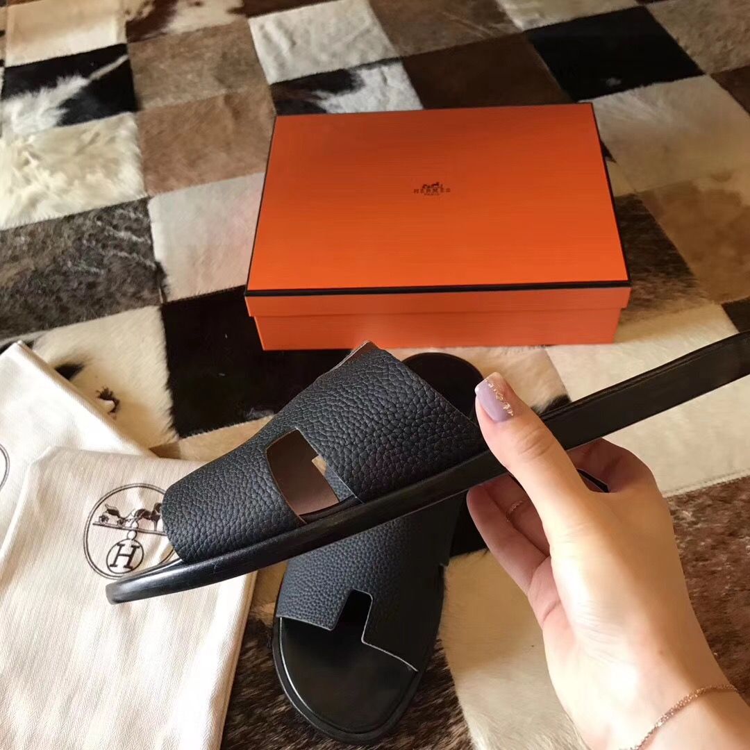 Hermes Izmir Sandals In Black Clemence Leather - Image 4