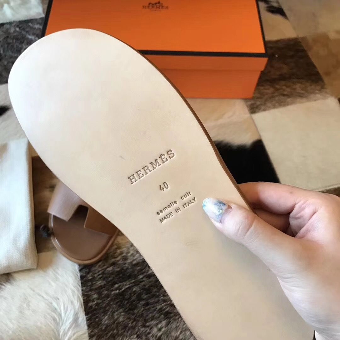 Hermes Izmir Sandals In Brown Epsom Leather - Image 5