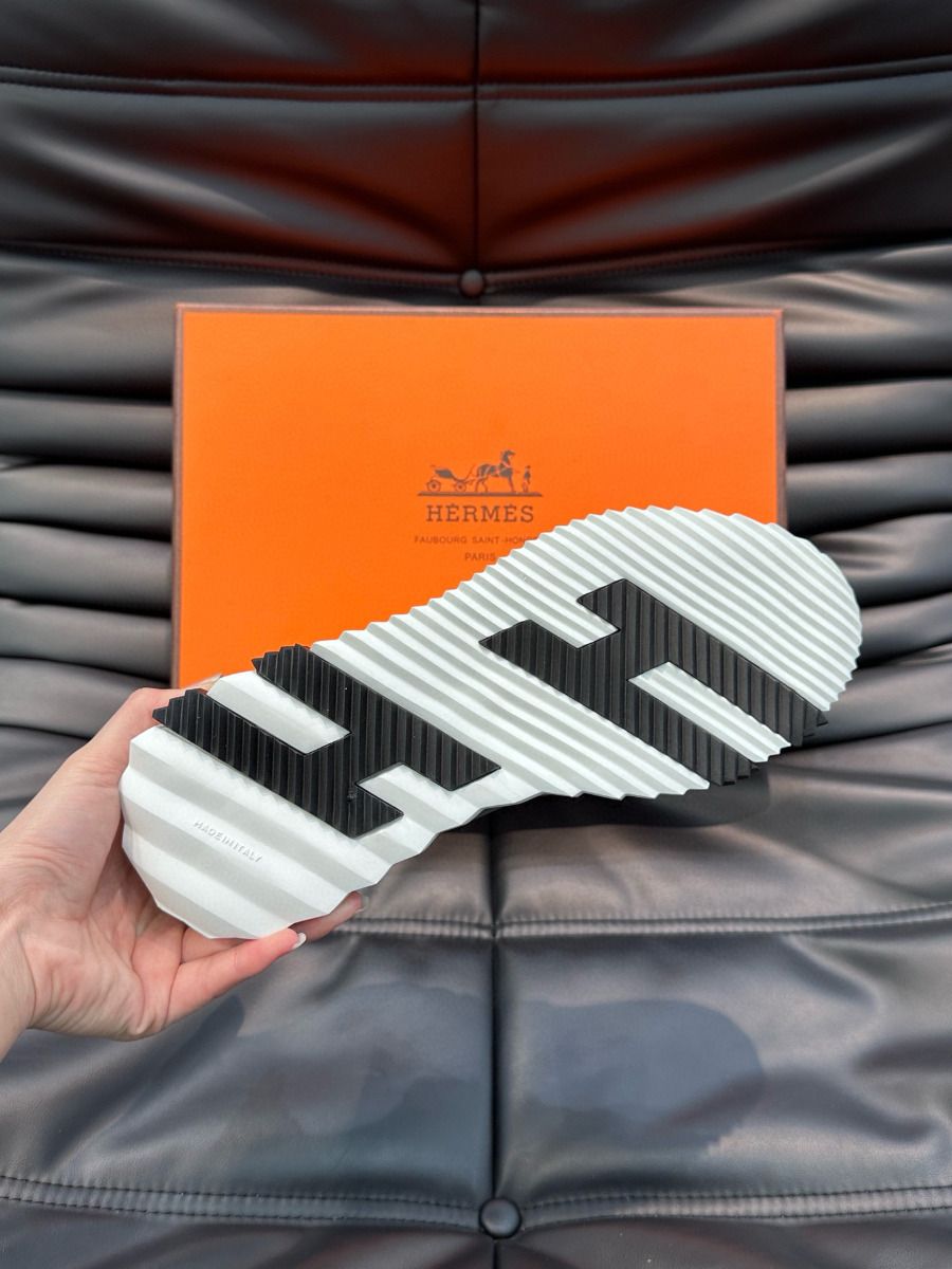 Hermes Men's Bouncing Sneakers in Blue Leather - Image 5