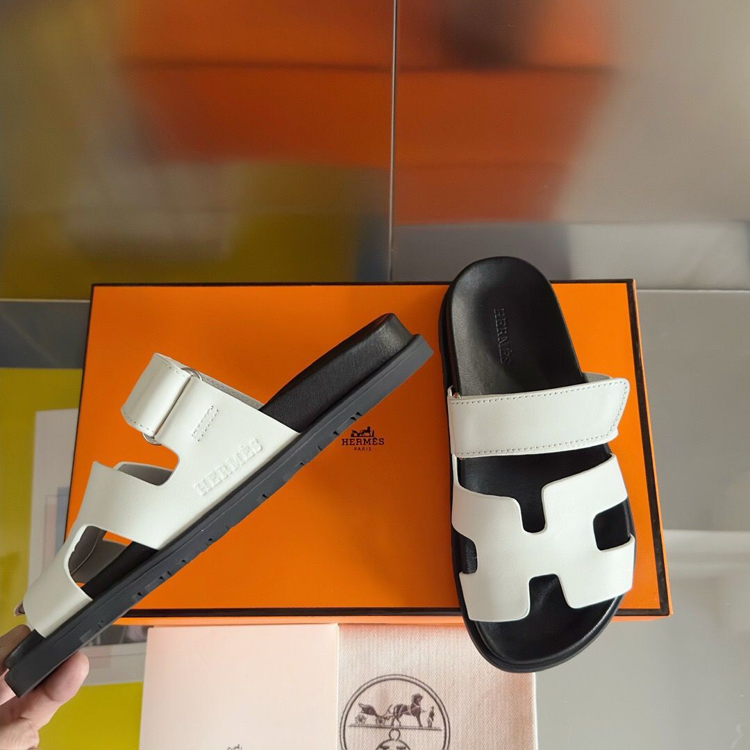 Hermes Men's Chypre Sandals in White Calfskin - Image 9