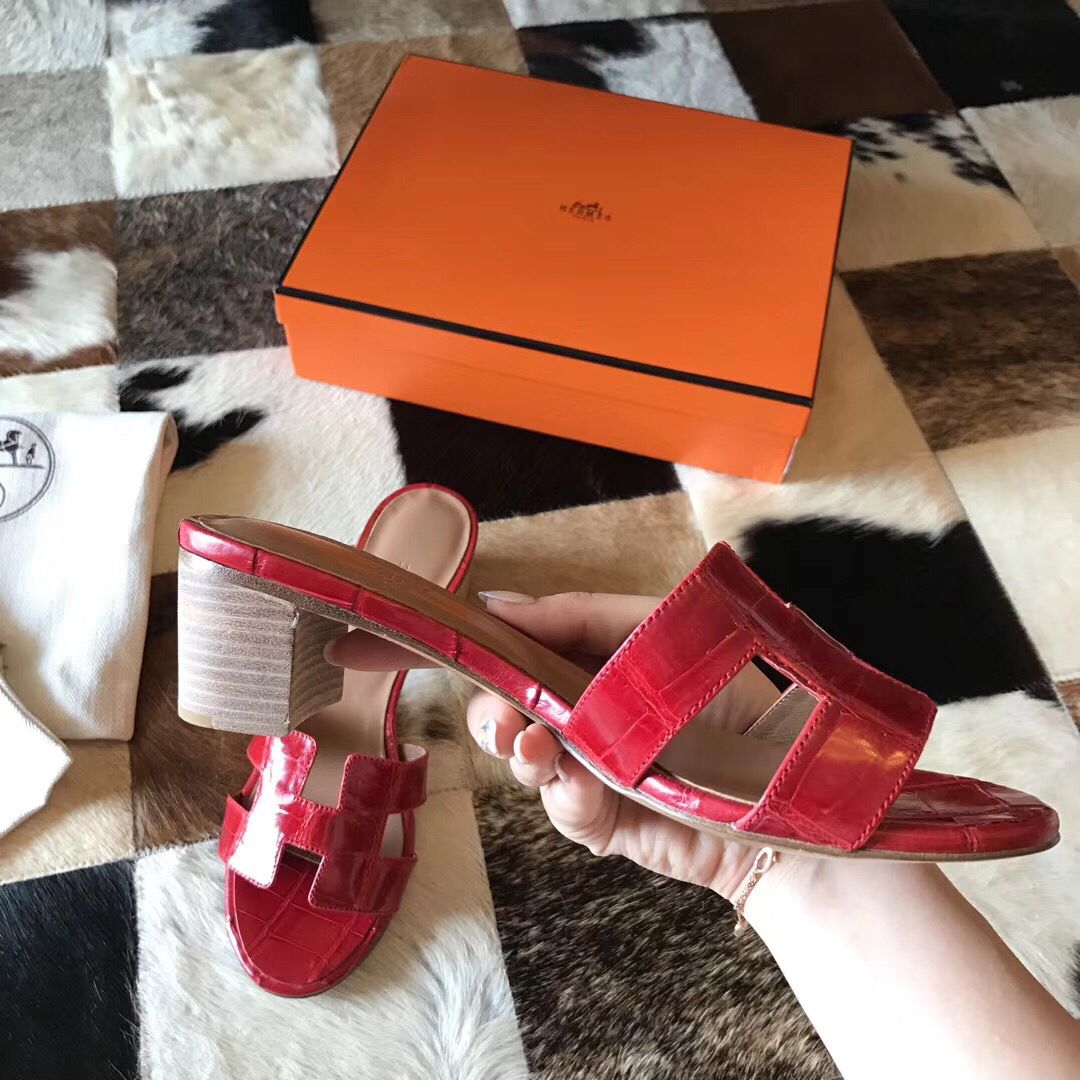 Hermes Oasis Sandals In Red Shiny Niloticus Crocodile - Image 4