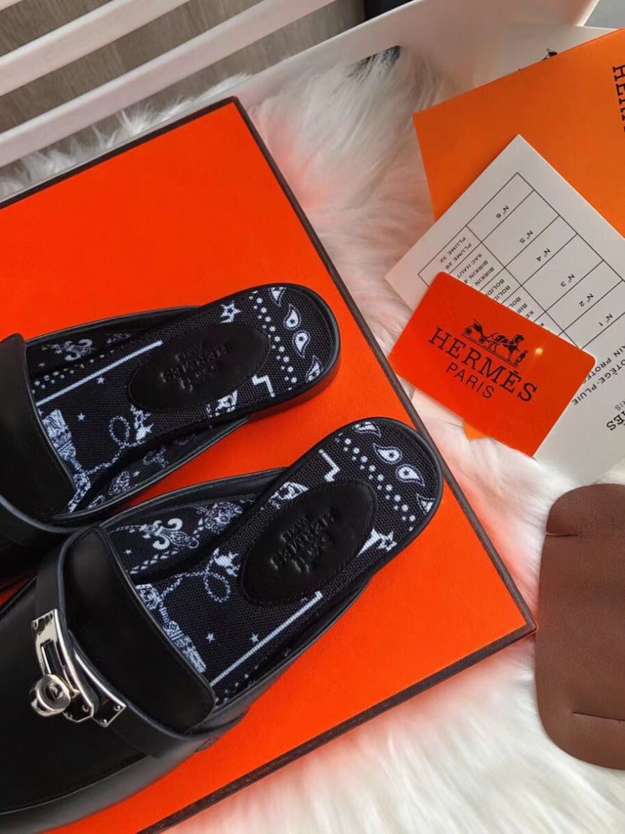 Hermes Oz Mules In Noir Calfskin - Image 8