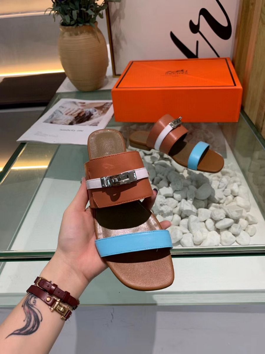 Hermes Avenue Sandals In Multicolour Calfskin - Image 4