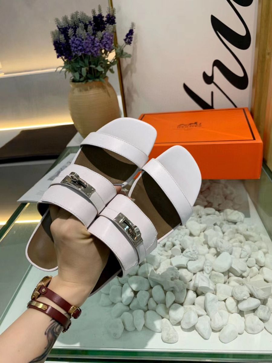 Hermes Avenue Sandals In White Calfskin - Image 4