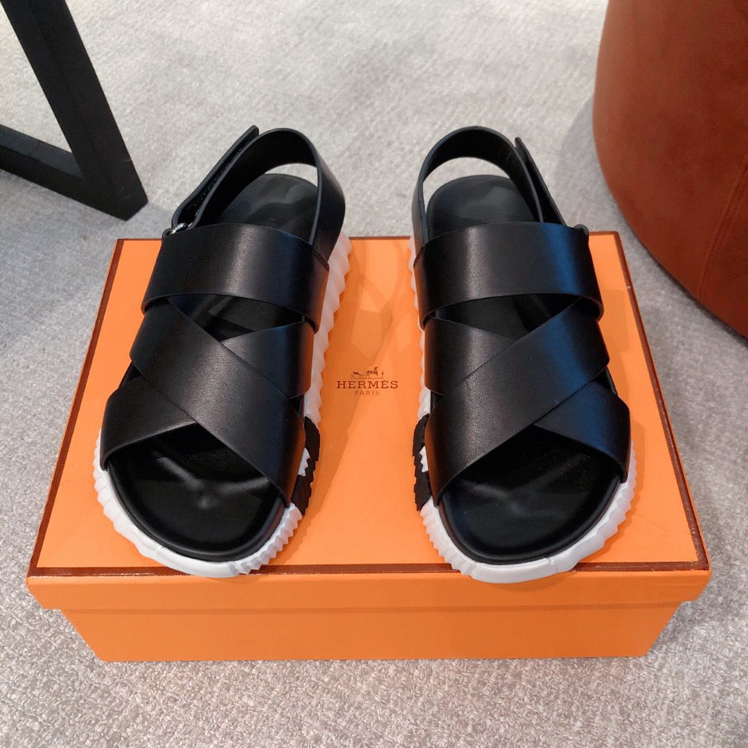 Hemes Women's Electric Sandals in Black Leather - Image 4