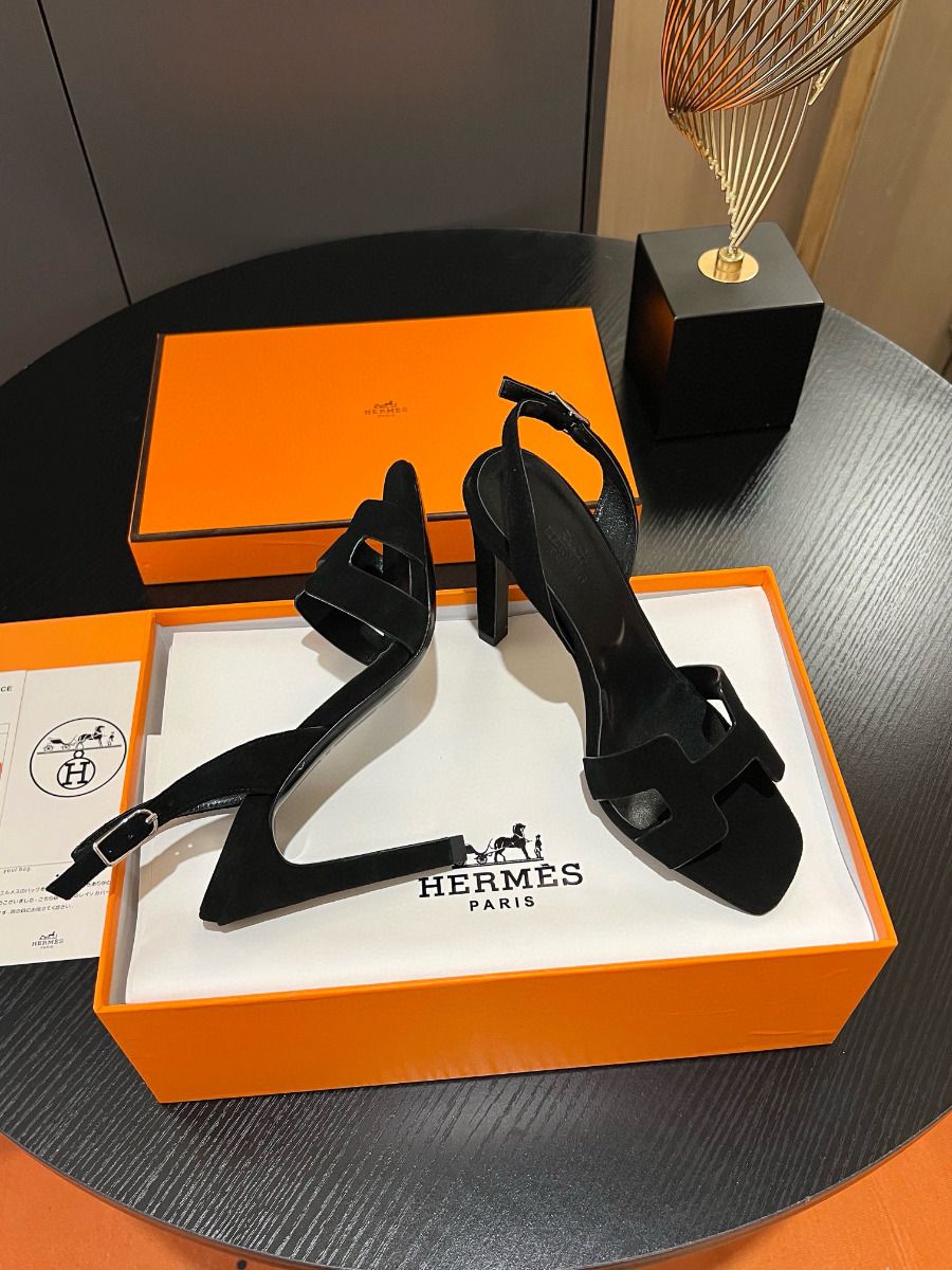Hermes Heden 80 Sandals in Black Suede Leather - Image 3