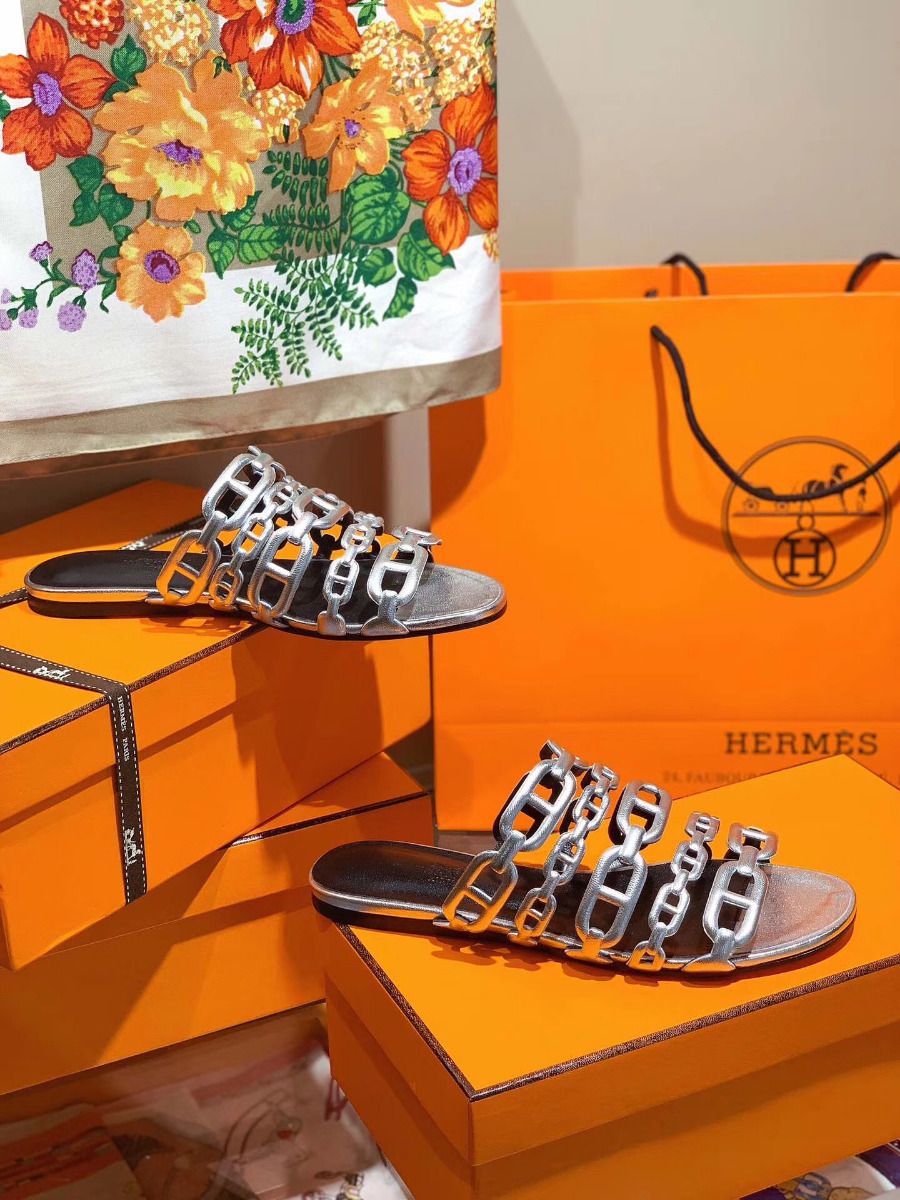 Hermes Thalassa Sandals In Silver Metallic Calfskin - Image 3