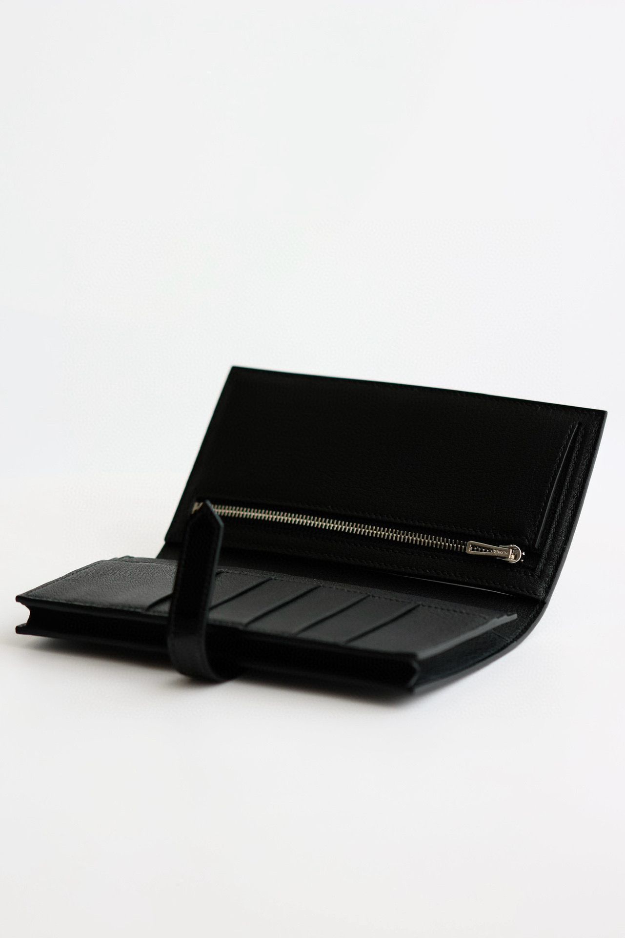 Hermes Bearn Long Wallet in Black Shiny Alligator Leather - Image 7