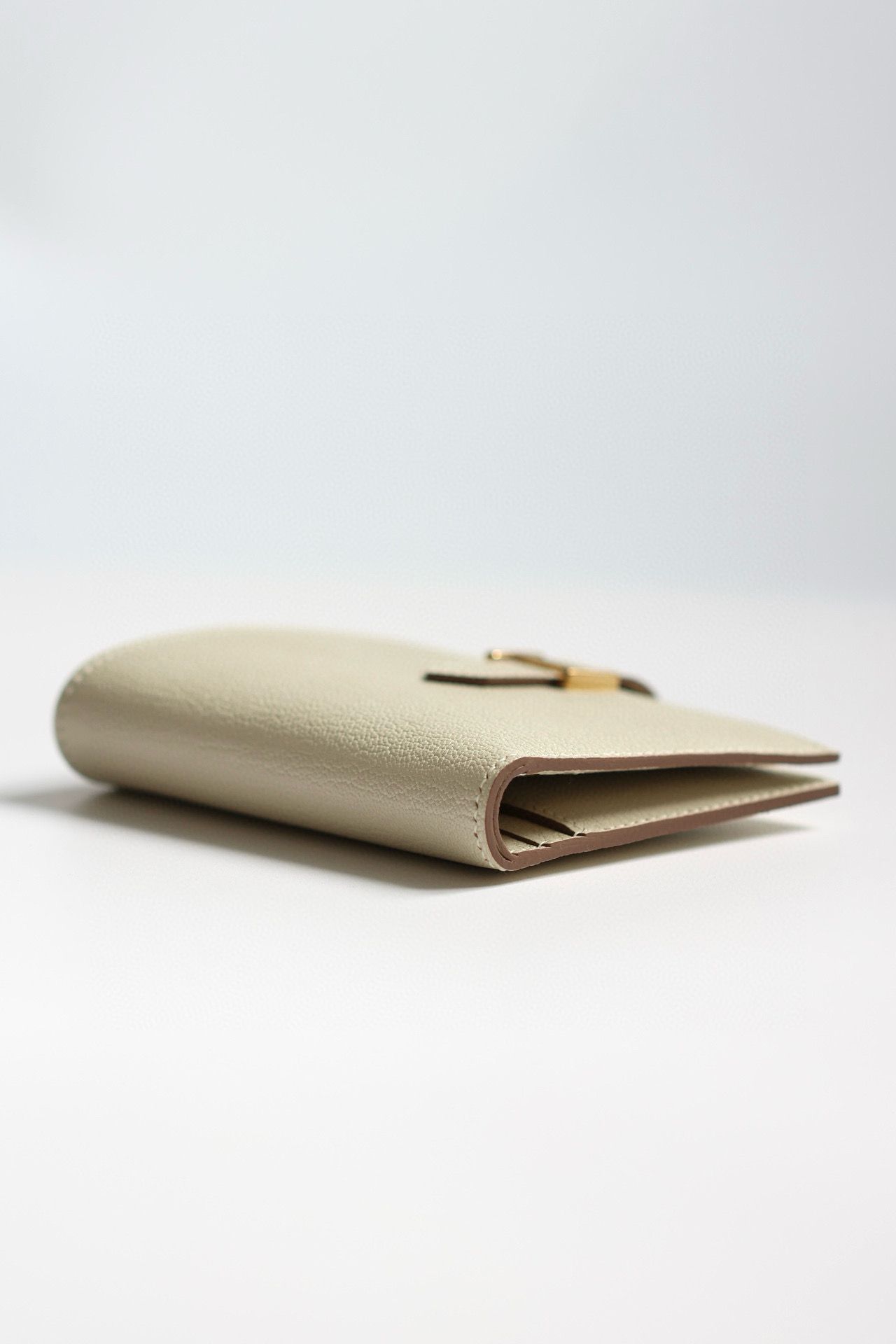 Hermes Bearn Compact Handmade Wallet in Craie Chevre Mysore Goatskin - Image 9