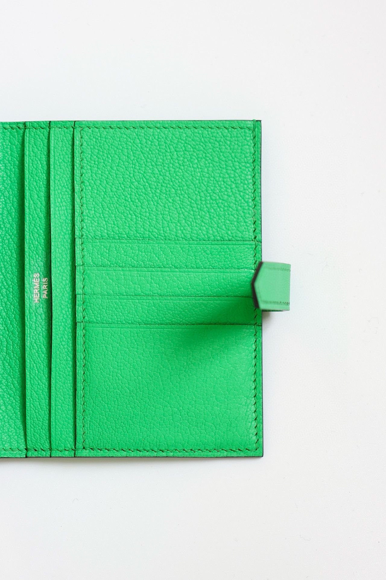 Hermes Bearn Compact Handmade Wallet in Vert Comics Chevre Mysore Goatskin - Image 7