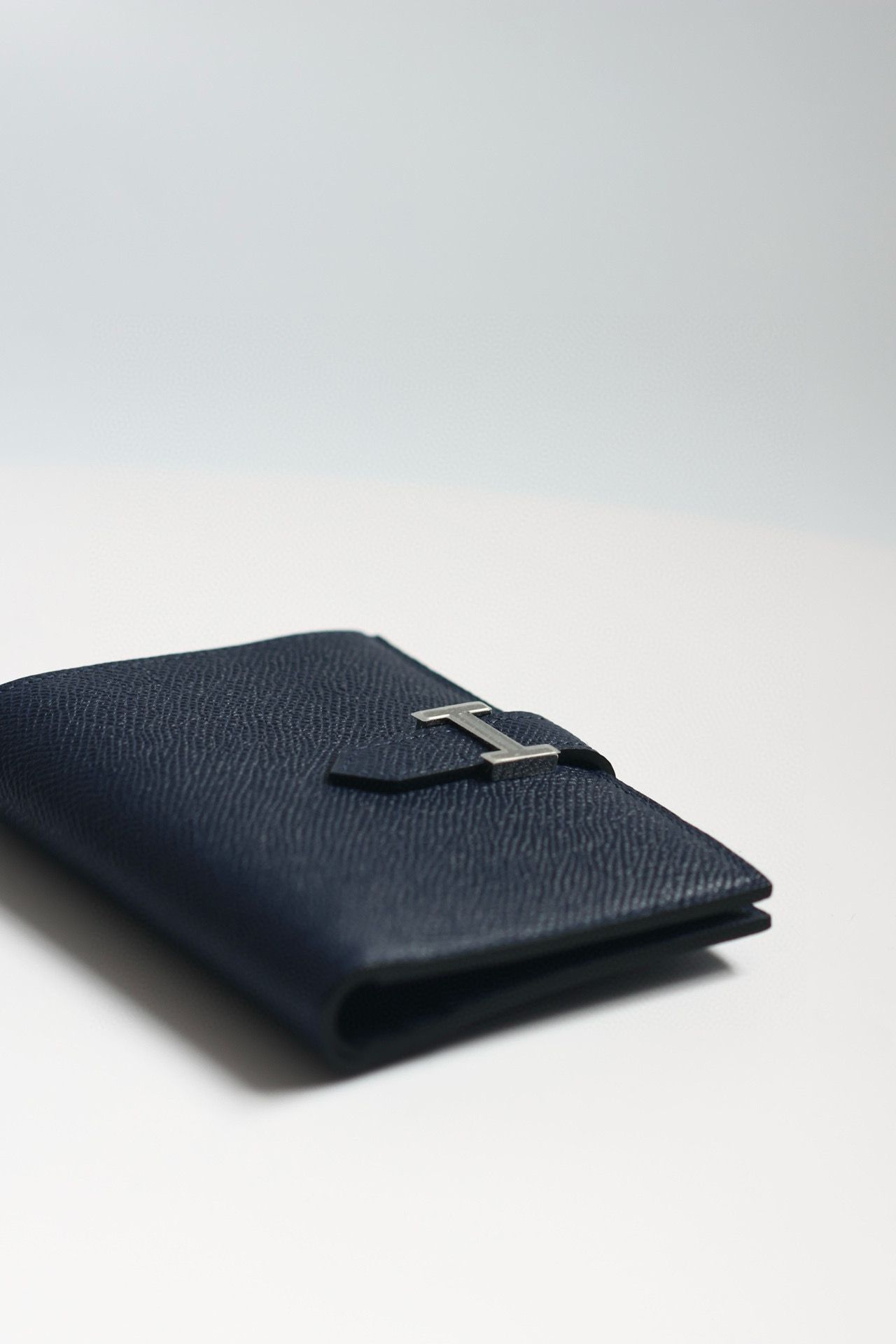 Hermes Bearn Compact Handmade Wallet in Blue Saphir Epsom Calfskin - Image 8