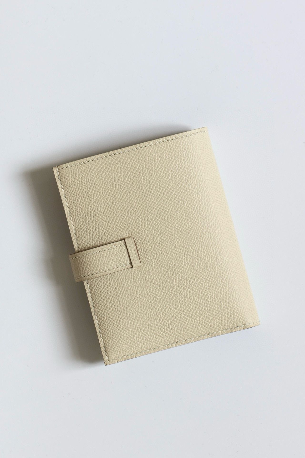Hermes Bearn Compact Handmade Wallet in Craie Epsom Calfskin - Image 10