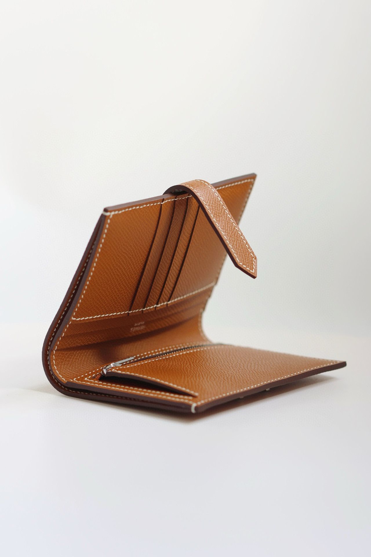 Hermes Bearn Compact Handmade Wallet in Gold Epsom Calfskin - Image 5