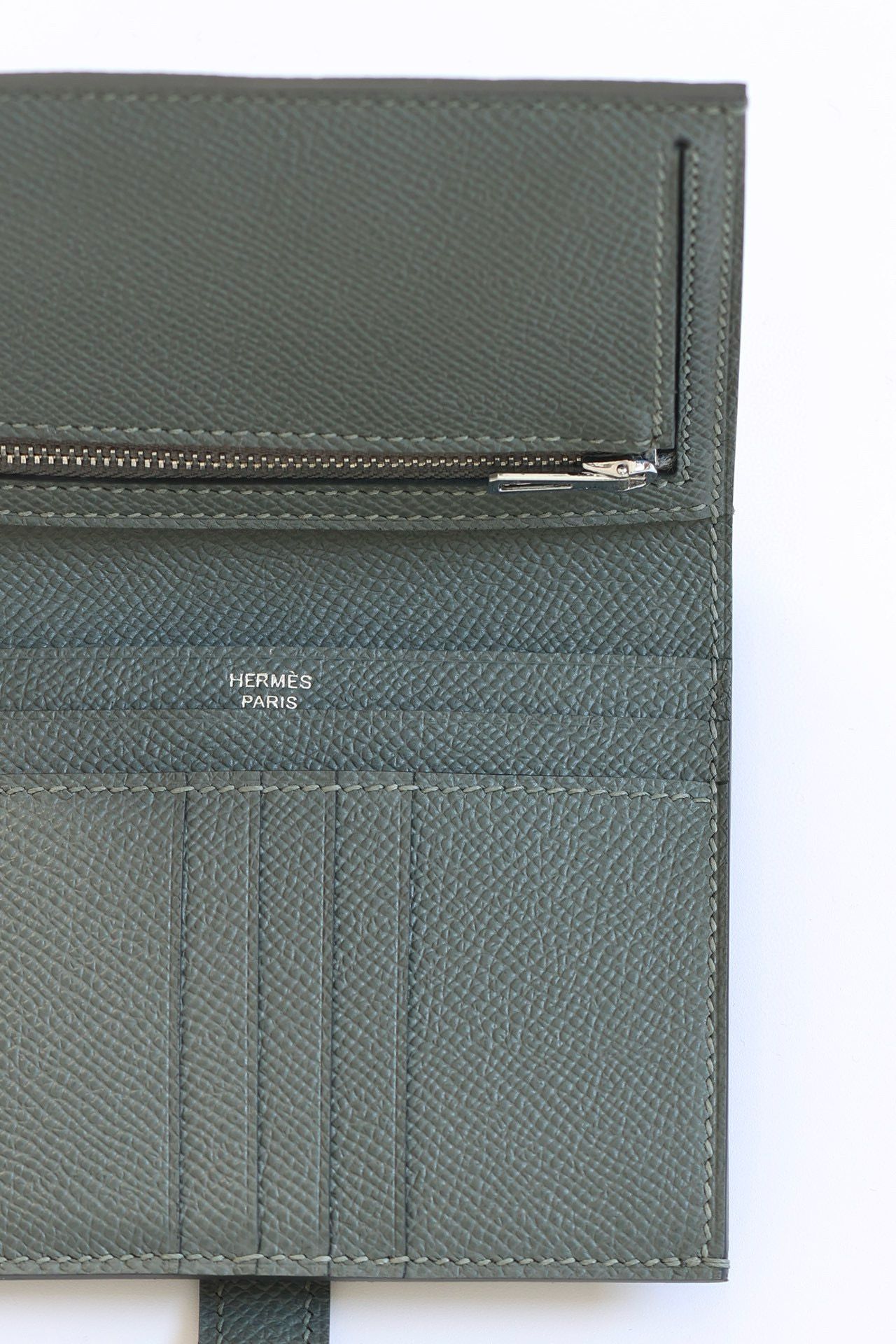 Hermes Bearn Compact Handmade Wallet in Vert Amande Epsom Calfskin - Image 8