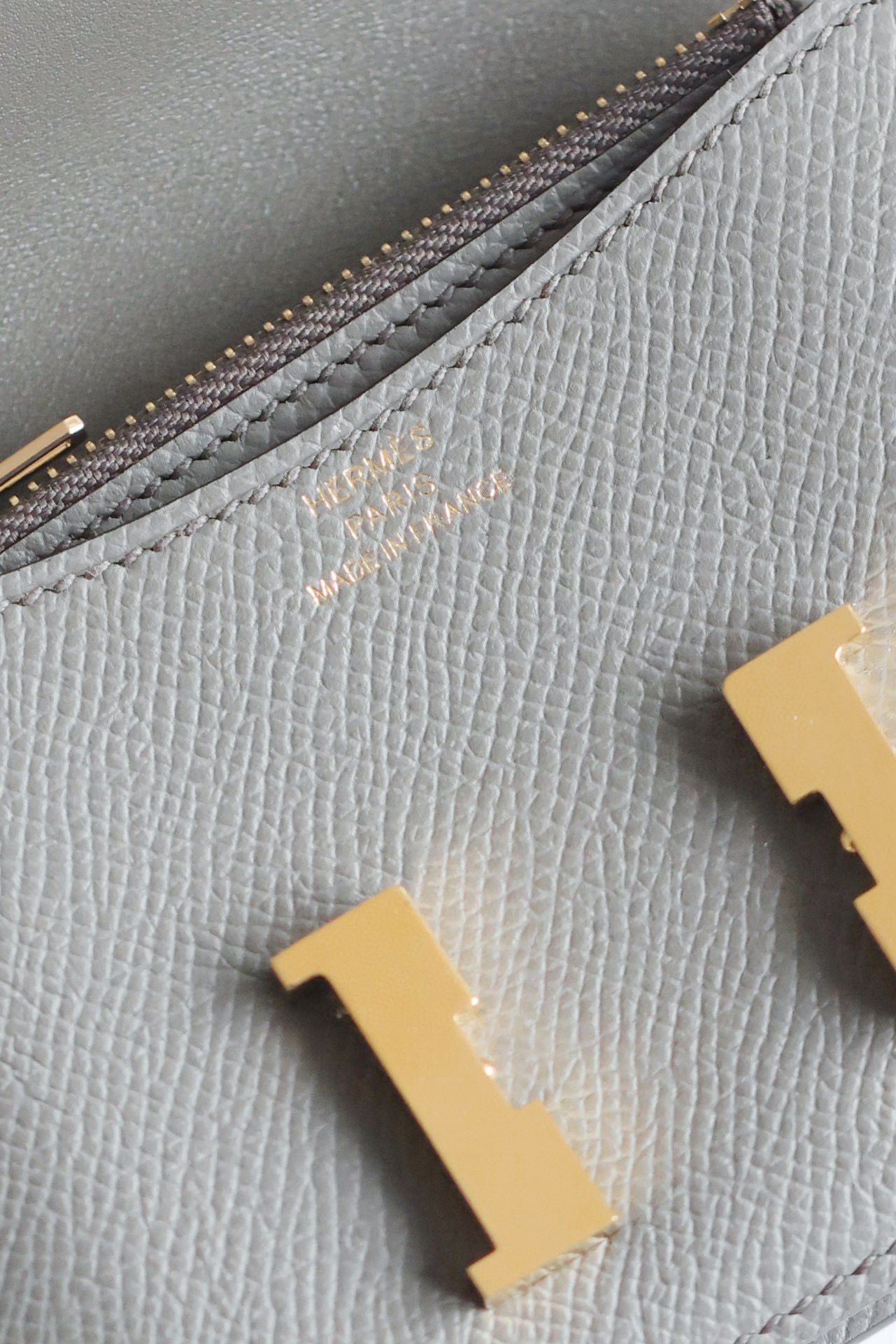 Hermes Constance Slim Wallet in Gris Meyer Epsom Calfskin - Image 4