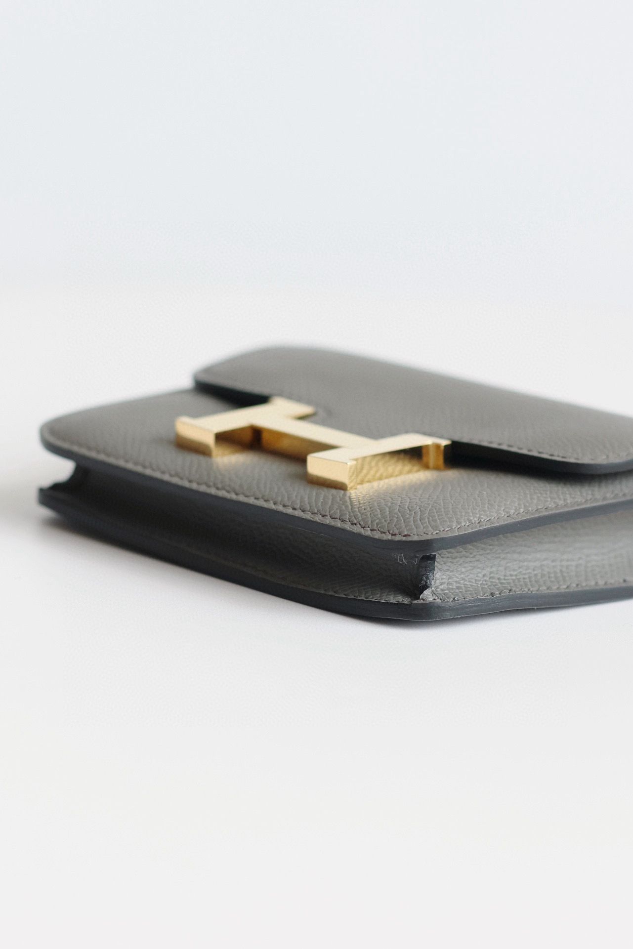 Hermes Constance Slim Wallet in Gris Meyer Epsom Calfskin - Image 8