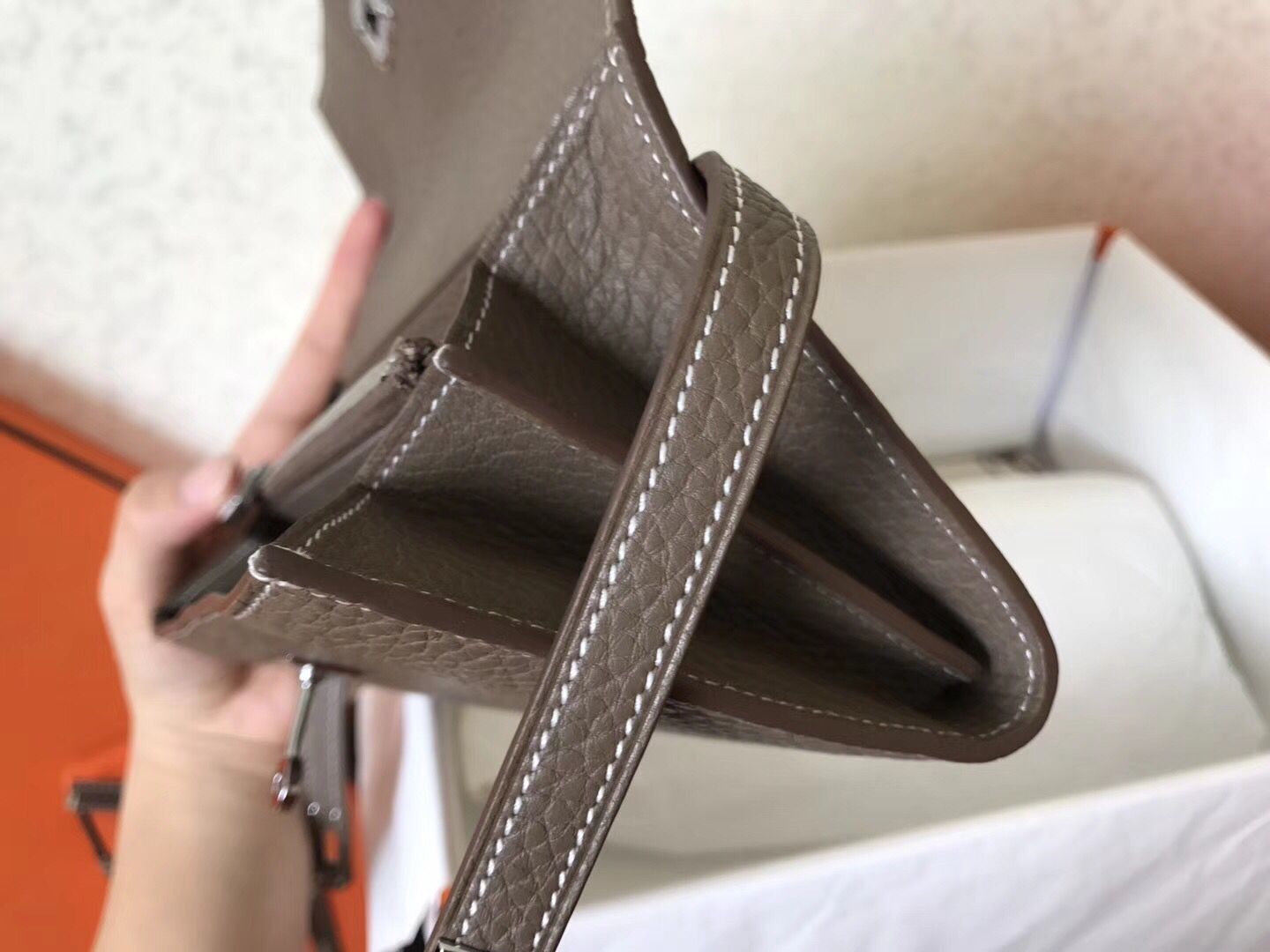 Hermes Kelly Classic Long Wallet In Etoupe Clemence Leather - Image 9