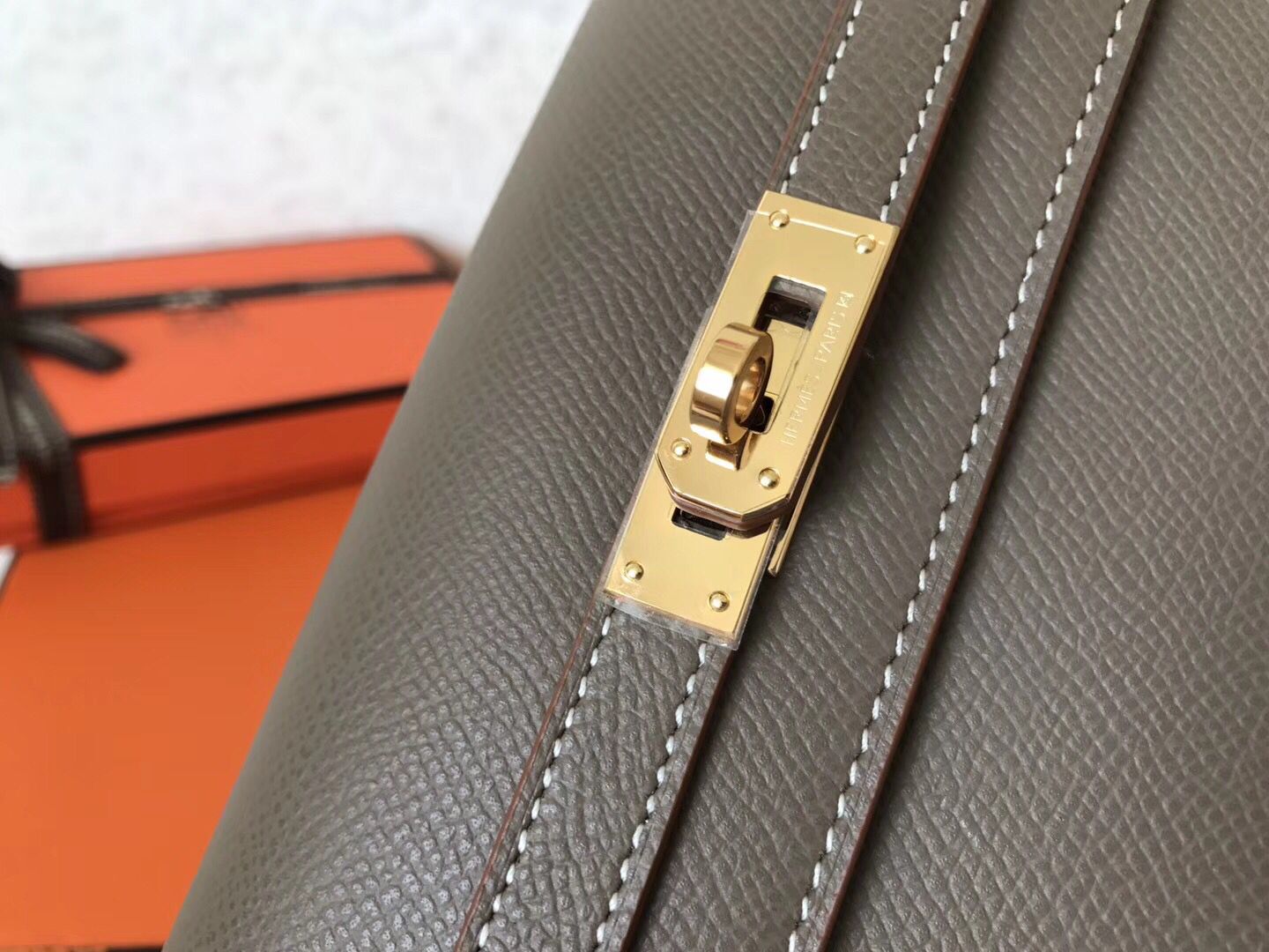 Hermes Kelly Classic Long Wallet In Taupe Epsom Leather - Image 3